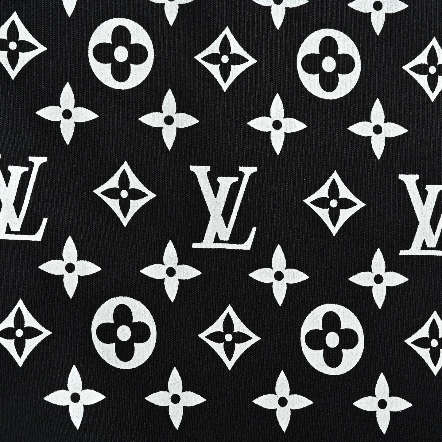 Louis Vuitton/Louis Vuitton half presbyopia all-over printed shorts